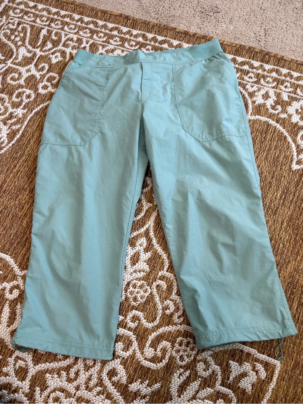 Columbia womens sage green hiking tech capri pull on elastic waist large